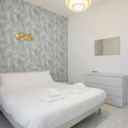 Puccini 3 Apartment Monza